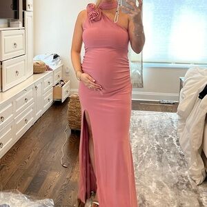 Maternity gown worn once